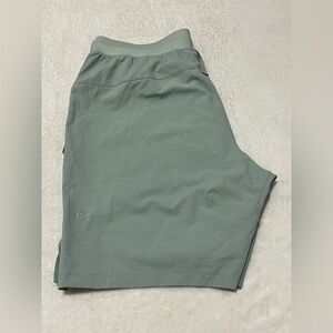 Lululemon License to Train Linerless Short 7"